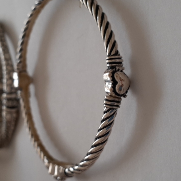 Bracelets - Picture 3 of 4